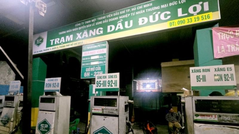 Nguy cơ tiềm ẩn từ việc sử dụng xăng giả