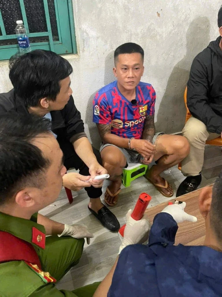 Hình ảnh nghi phạm Phạm Anh Tài tại thời điểm bị bắt giữ