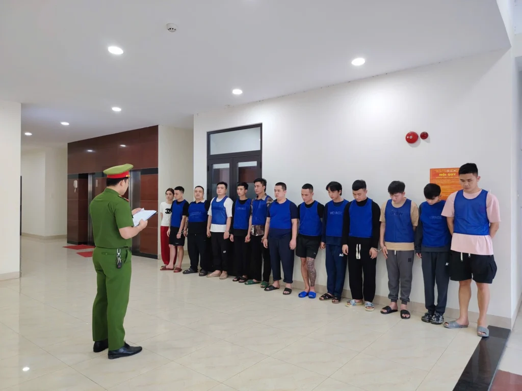 Vừa từ Campuchia về Việt Nam ăn Tết, nhóm đối tượng lừa đảo đã lập tức bị lực lượng công an tóm gọn