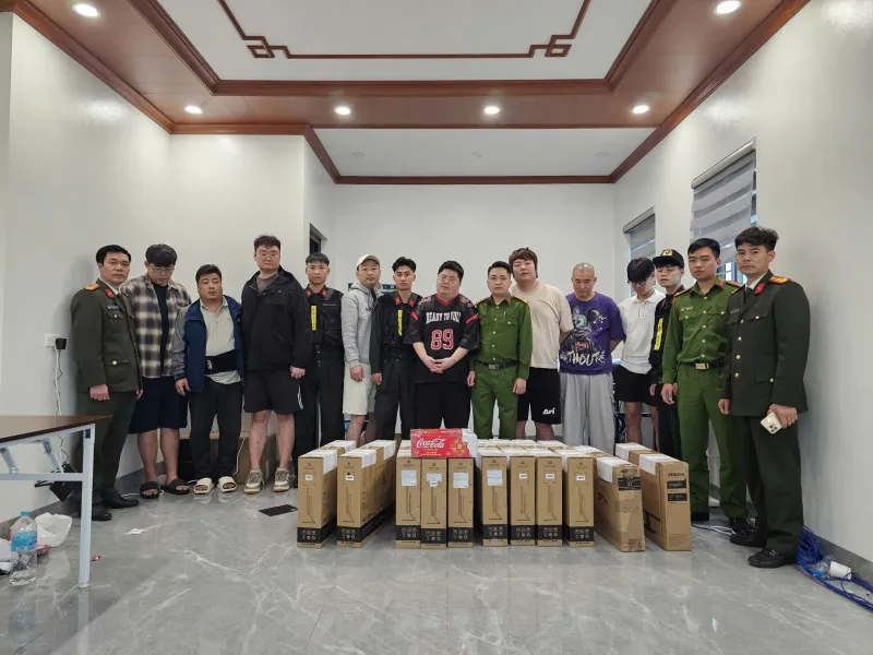 Các đối tượng và tang vật