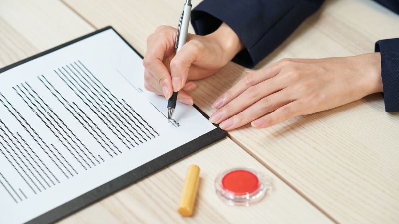 Dấu hiệu nhận biết dấu mộc giả và chữ ký giả trên văn bản pháp luật